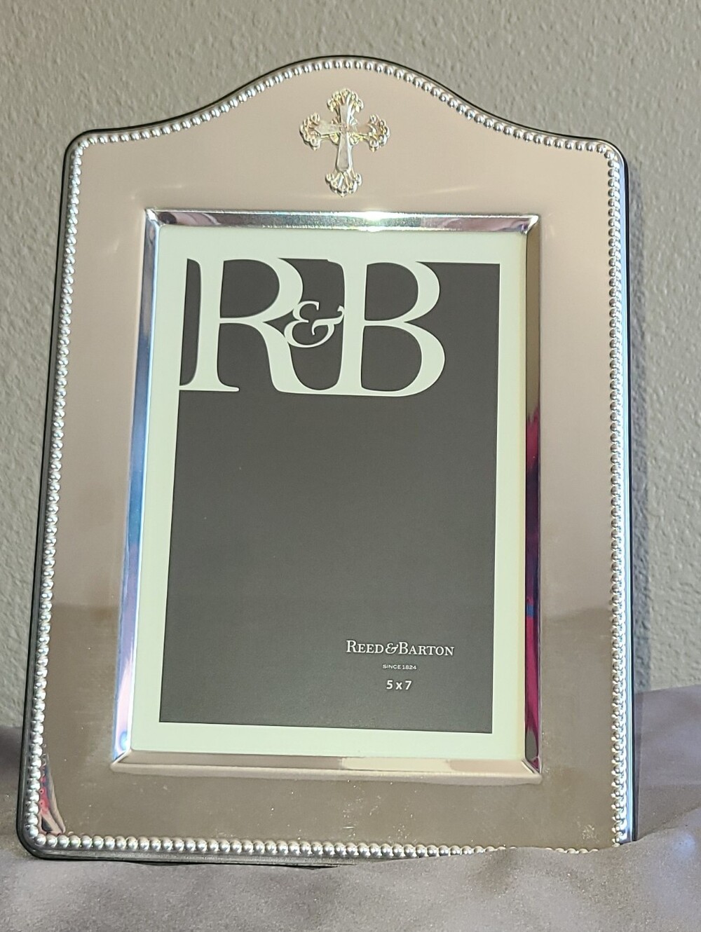Reed & Barton Silver Beaded Cross 5x7 Picture Frame...... New in Orginal Box